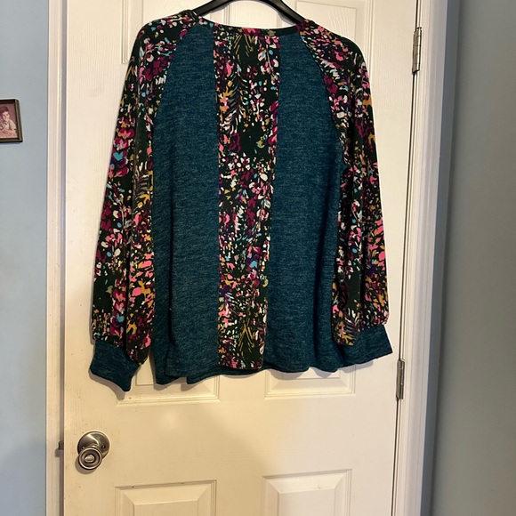 SPLA sweater top - Picture 3 of 4